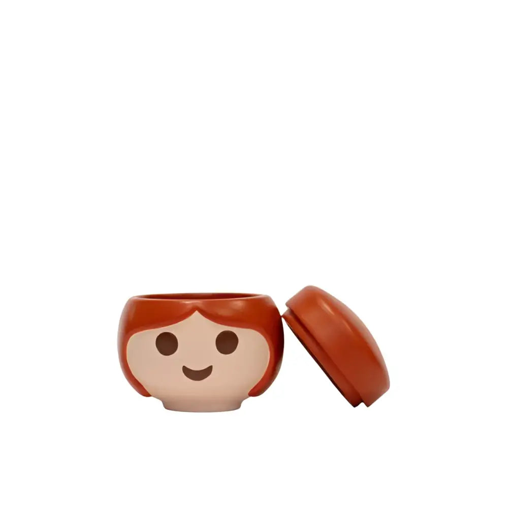Figurine Playmobil rousse souriante de Boite Playmobil Rouge, fabrication soignée et bonne humeur