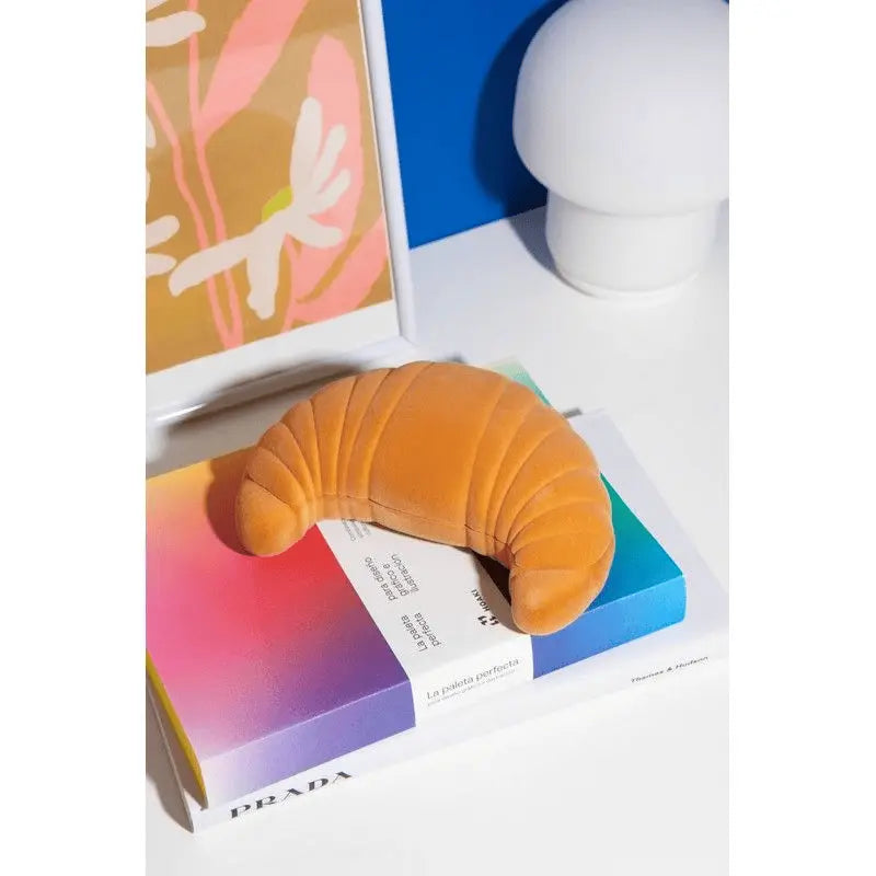 Élément décoratif croissant en finition douce, idée cadeau moelleux