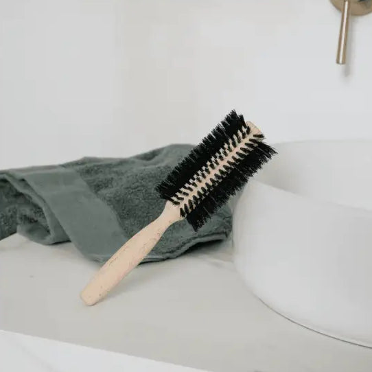 Brosse à brushing ronde en bois de hêtre avec poils naturels pour cheveux doux
