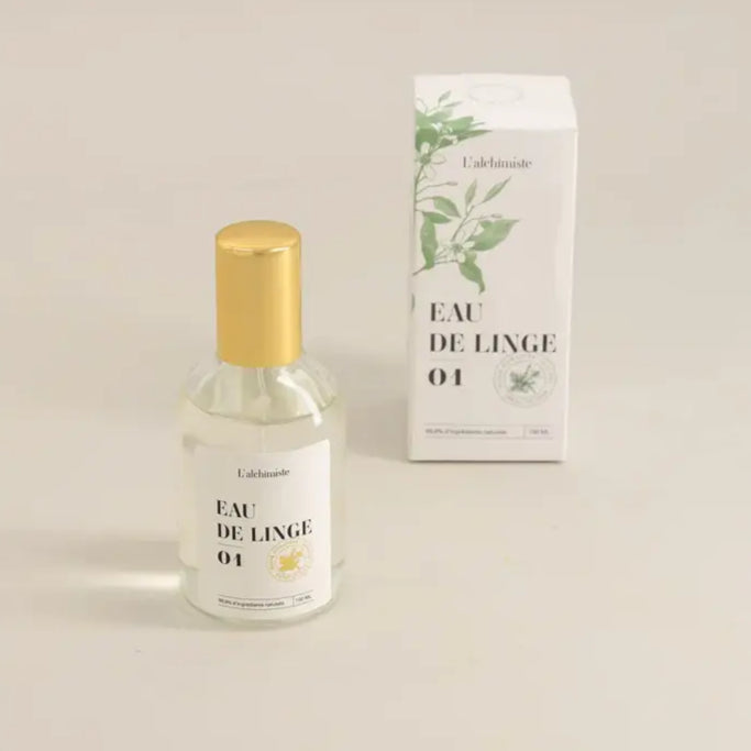 Spray bottle et boîte blanche avec feuilles vertes pour Brume de linge 100 ml
