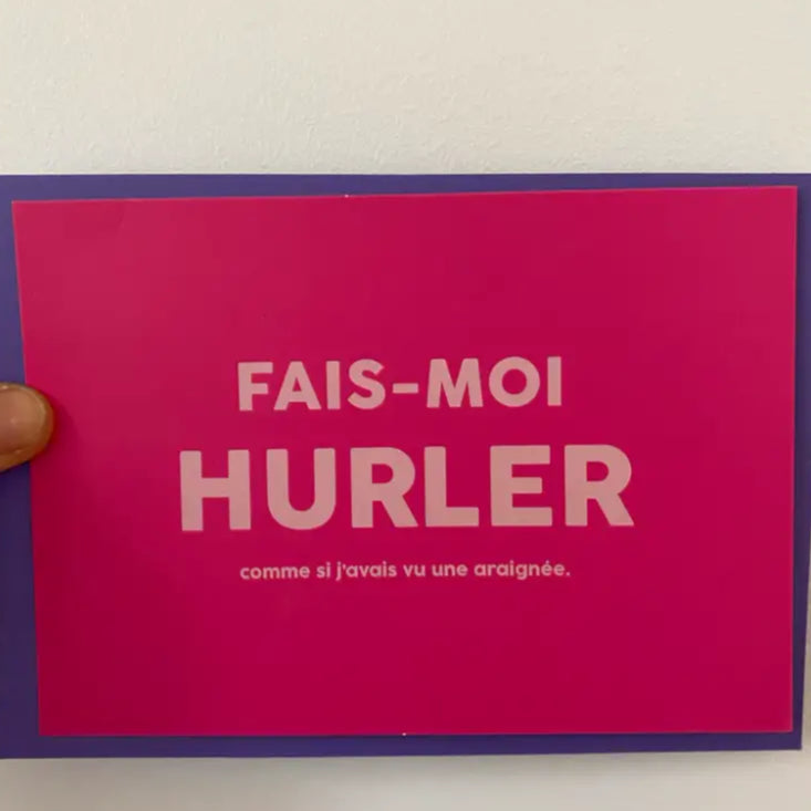 Carte fait moi hurler comme si j’avais vu une araignée avec un message percutant en rose