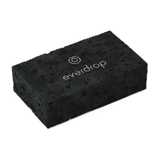 Éponge Pop-up noire en composition naturelle, idéale pour le nettoyage facile