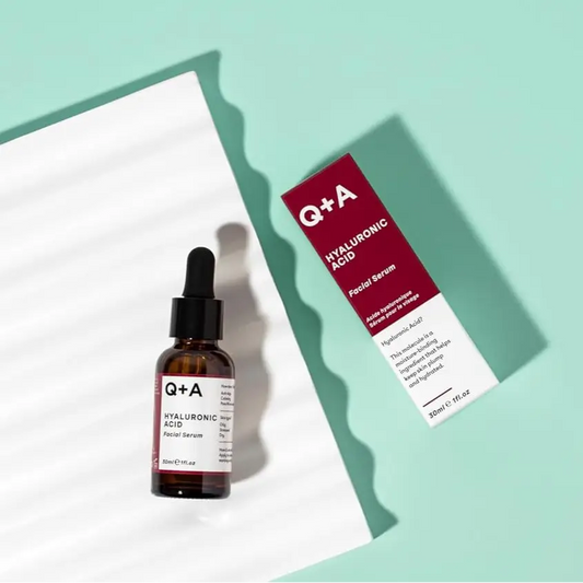 Bouteille en verre ambré avec flacon compte-gouttes et boîte du Hyaluronic Acid Face Serum