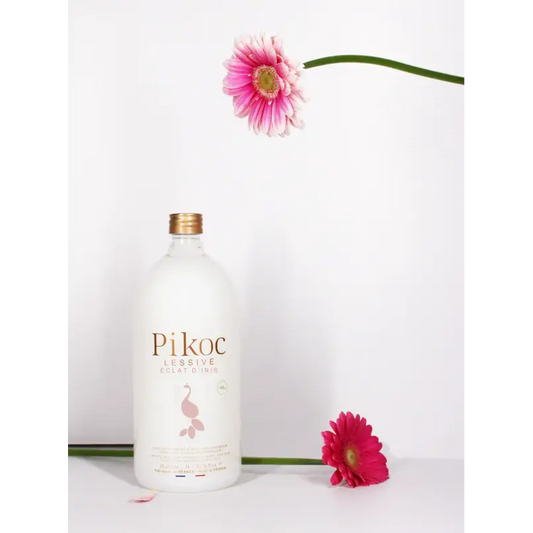 Lessive Eclat d’iris 1L avec ingrédients d’origine naturelle, bouteille blanche et capot or