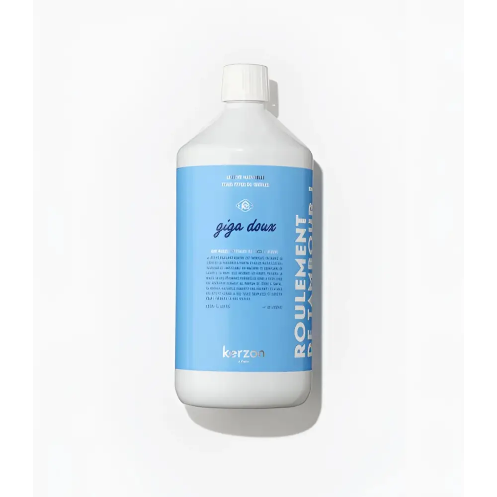 Bottle de lessive giga doux 1L en plastique bleu et blanc, parfait pour une lessive douce