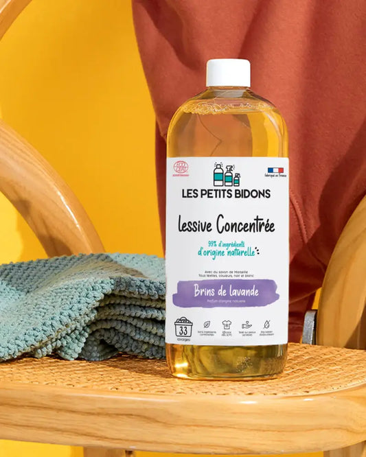 Bouteille claire de lessive concentrée brins de lavande 1L au parfum subtil