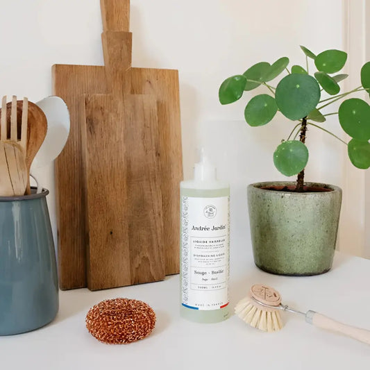 Bouteille de liquide vaisselle naturel sauge basilic avec bouchon blanc, 500mL