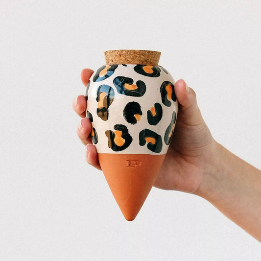 Main Olla Léopard : vase céramique léopard pour plantes d’intérieur, accessoire déco