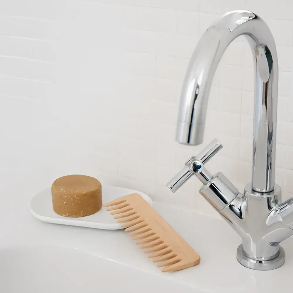 Faucet de salle de bain en chrome avec levier, parfait pour soins capillaires