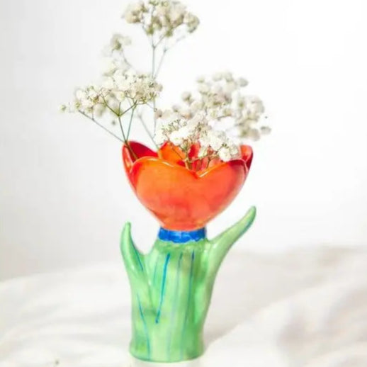 Petit vase fleur en céramique colorée avec touche florale et fleurs de bébé’s breath
