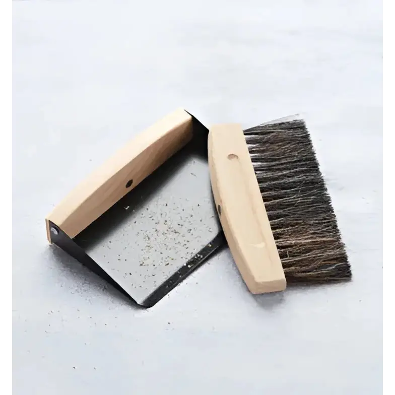 Dustpan et brosse en bambou noir pour un nettoyage précis et zéro déchet