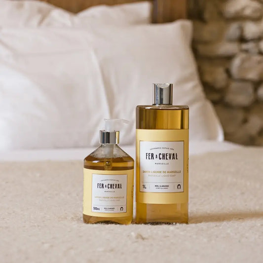 Deux bouteilles de savon liquide miel amande 500ml avec pompe pour le corps et mains