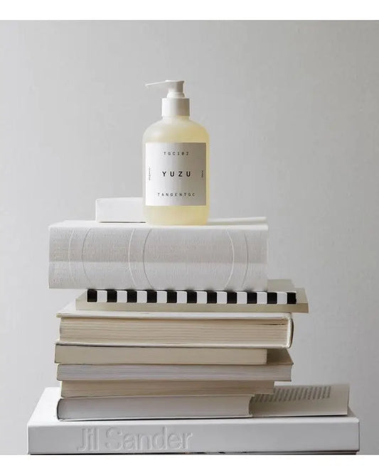 Bouteille de savon liquide yuzu 350ml à pompe, texture douce et notes d’agrumes
