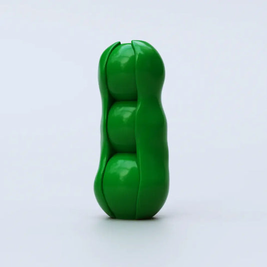 Vase Petits Pois avec gousse verte et trois pois visibles