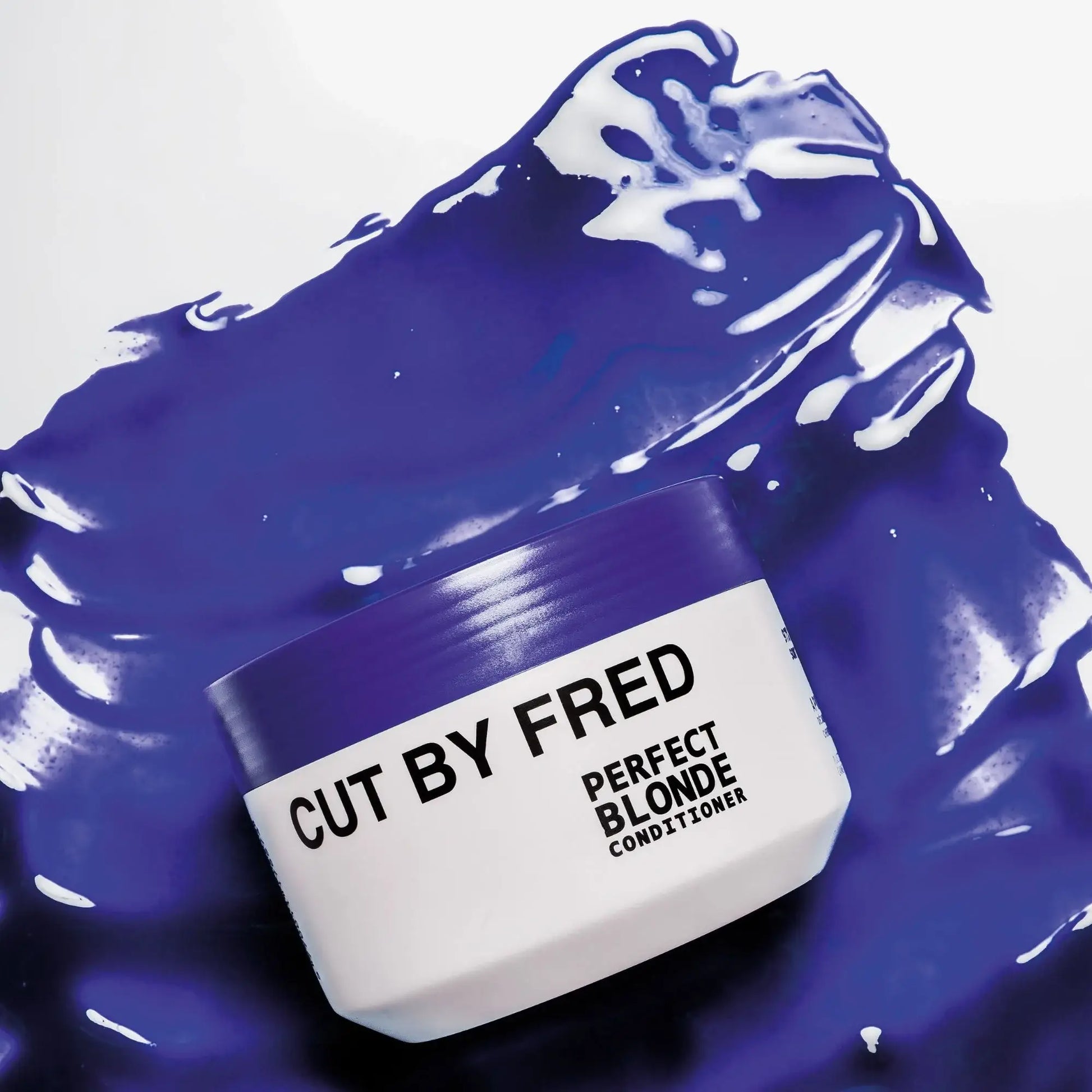 Pot de soin correcteur pour cheveux blonds aux reflets jaunes