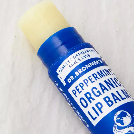 Baume à lèvres Menthe poivrée bio en tube bleu avec cire d’abeille naturelle