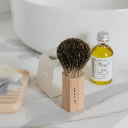 Blaireau de rasage en bois de hêtre