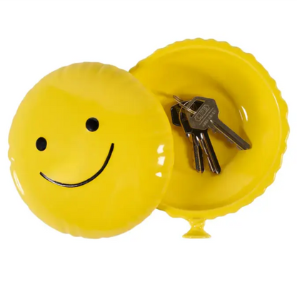 Boîte à bijoux joyeux en forme de clé smiley jaune pour une bonne humeur au quotidien