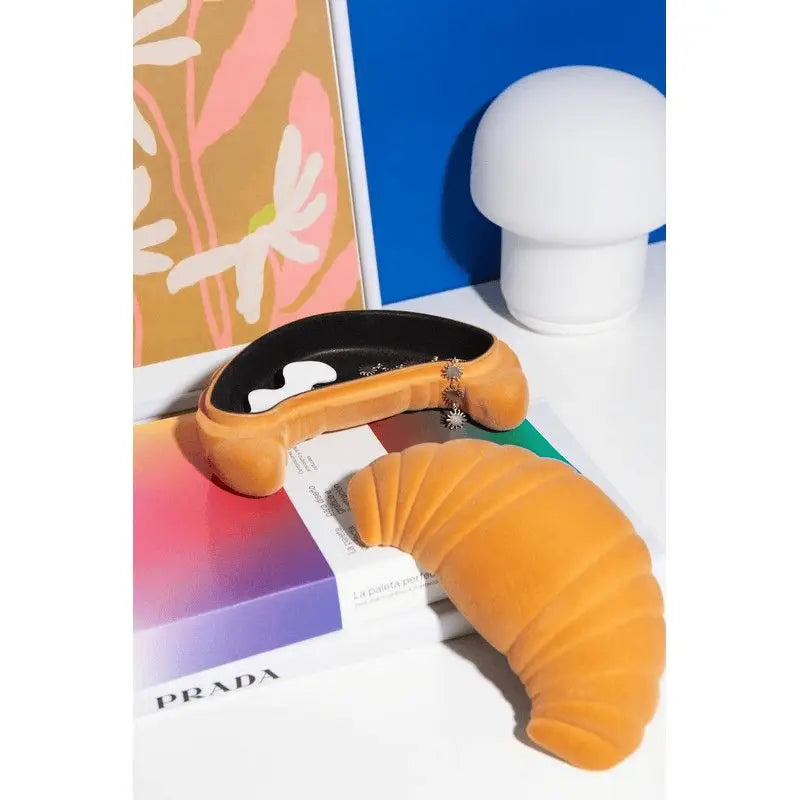Boîte de rangement croissant orange en velours, élément décoratif doux