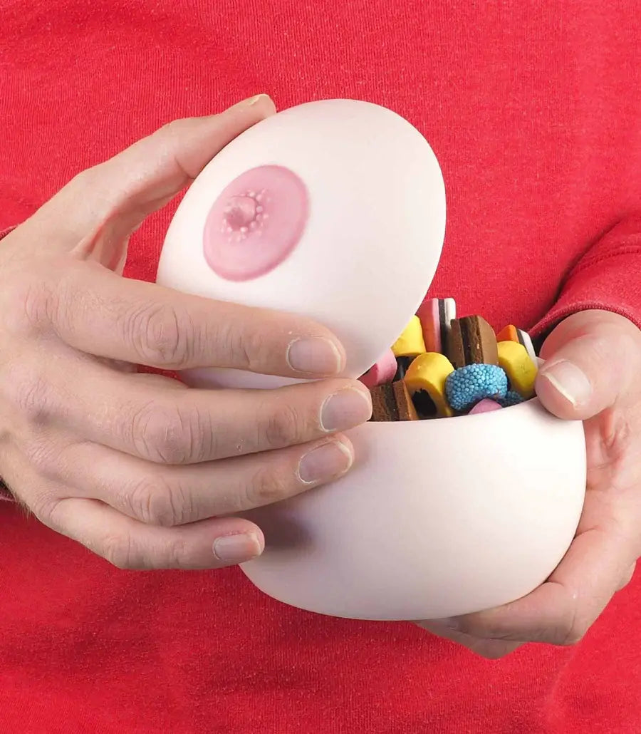 Boîte Sein Originale : idée cadeau originale en forme de sein avec bonbons