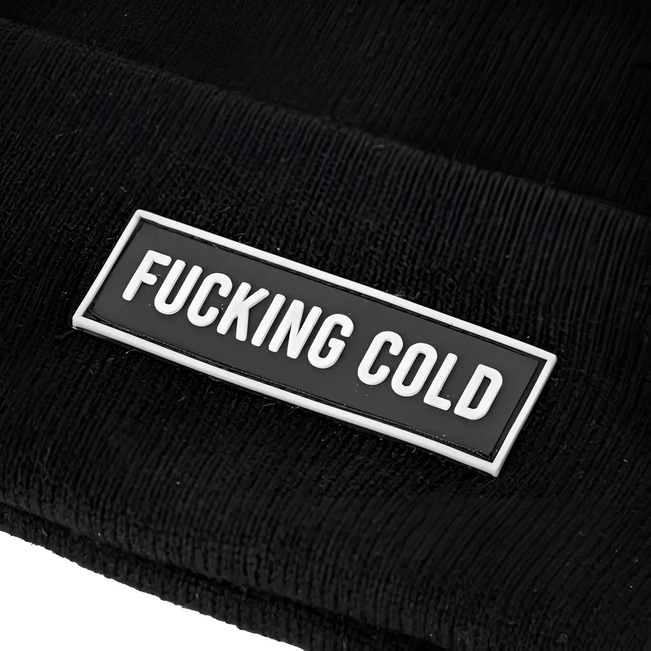 Bonnet noir avec message clair fucking cold pour affronter l’hiver