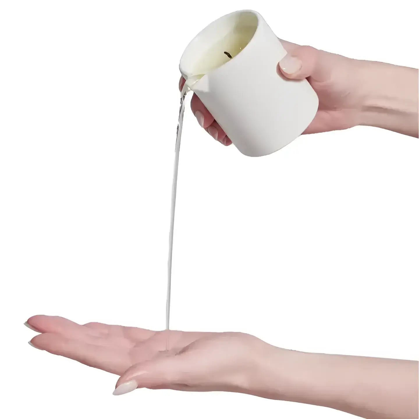 Bougie de massage en céramique blanche avec pierre gua dispensant liquide sur main