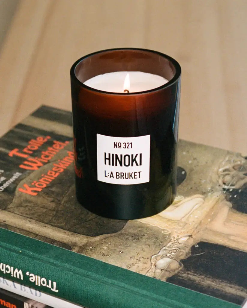 Bougie parfumée Hinoki vert ambré 260g, cire végétale dorigine suédoise