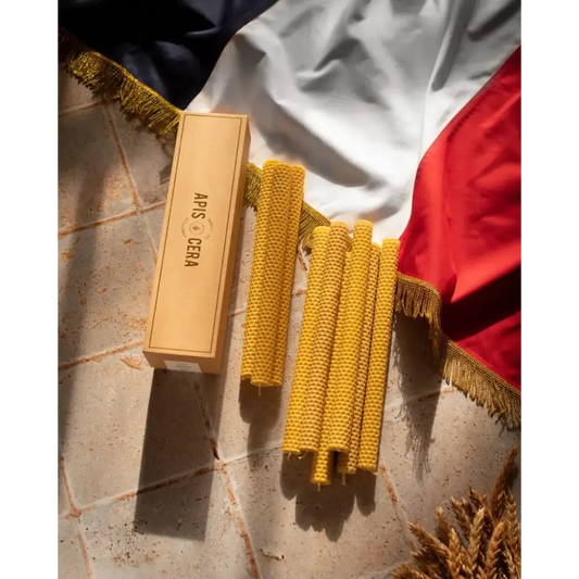 Bougies chandelles en cire d’abeille – Lucienne – boîte de 9