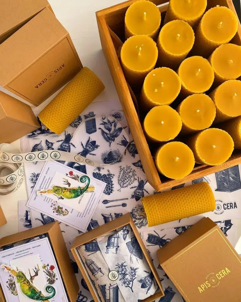 Collection dorée de bougies en cire d’abeille Ambroise dans écrin raffiné