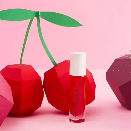 Brillant à lèvres enfant rollette Cerise, rouge, adapté aux plus jeunes, en bouteille claire