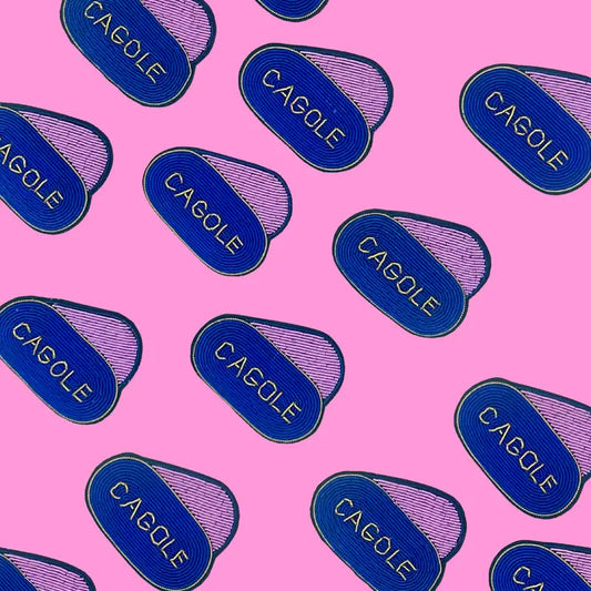 Broche Cagole : patchs brodés bleus et violets cagole en fil doré kiff kiff