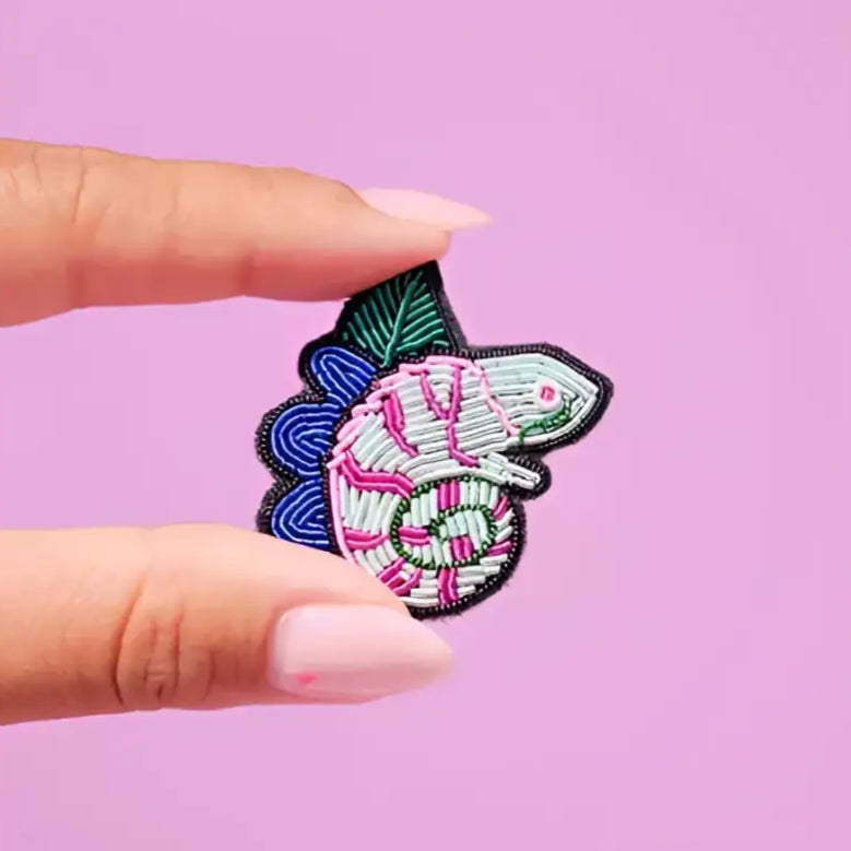 Broche caméleon