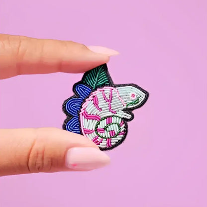 Broche caméleon