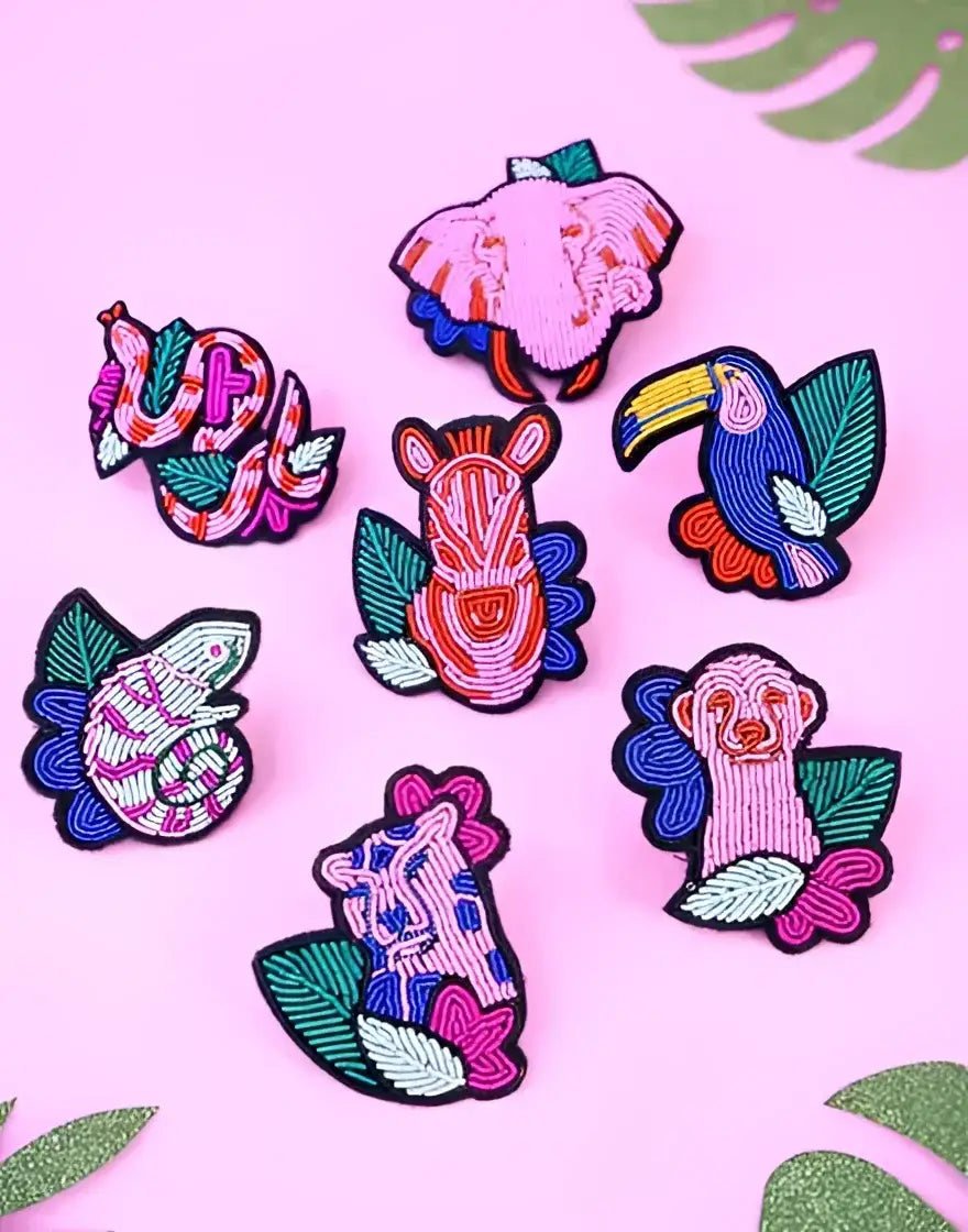 Broche caméléon : patch brodé vibrant et design unique