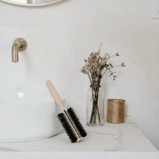 Brosse à brushing en bois de hêtre avec poils naturels pour un brushing doux