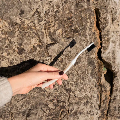 Brosse à dents écologique Edith medium, tête interchangeable anti-déchets plastiques