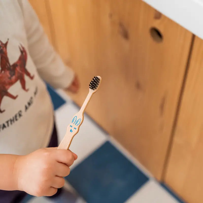 Brosse à dents enfant Le Petit Dubois 3-6 ans bleu avec lapin et filaments végétaux