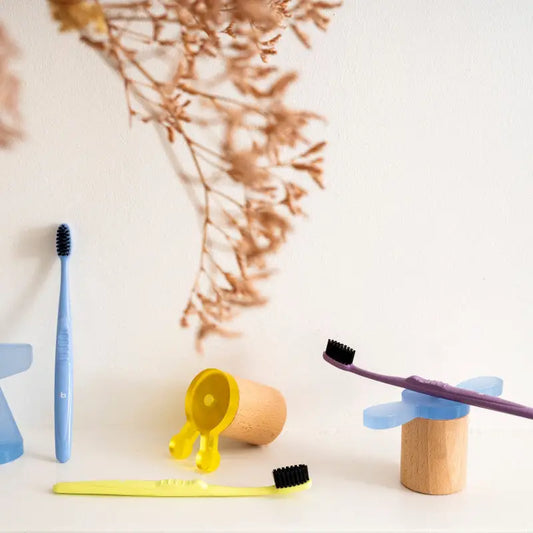 Brosse à dents recyclette junior 7-13 ans - Souple - vert anis