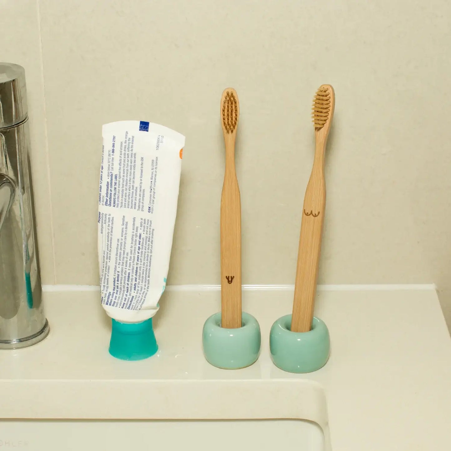 Deux brosses à dents en bambou Nudie écologiques pour sourire éclatant sans empreinte plastique