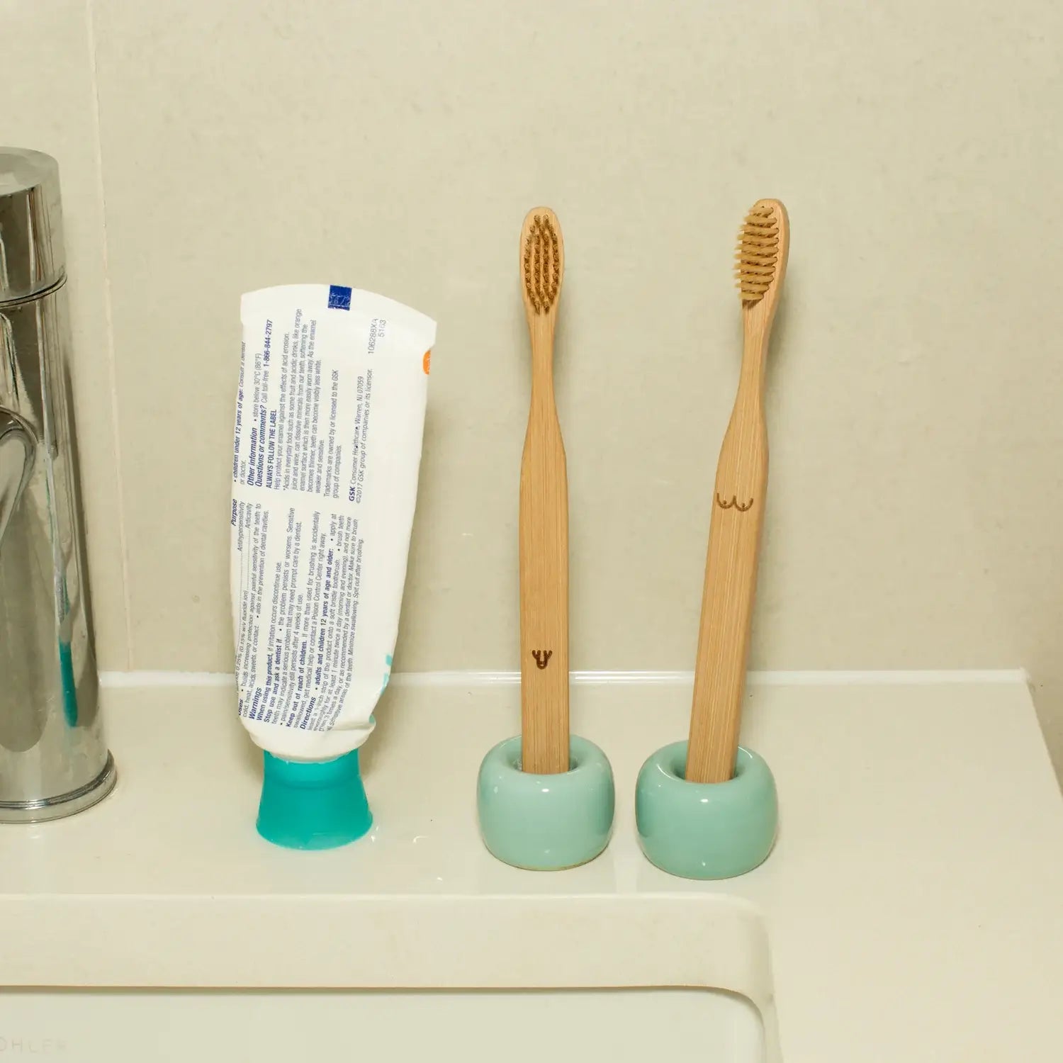 Deux brosses à dents en bambou Nudie écologiques pour sourire éclatant sans empreinte plastique