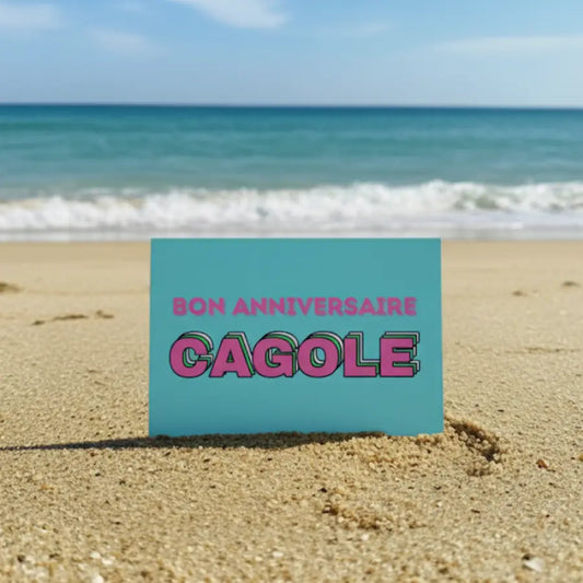 Carte postale bon anniversaire cagole turquoise avec bonne humeur dans le sable