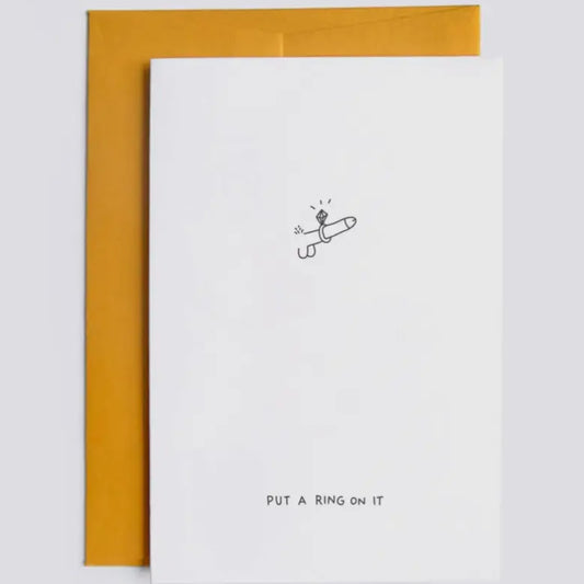 Carte postale bague au doigt