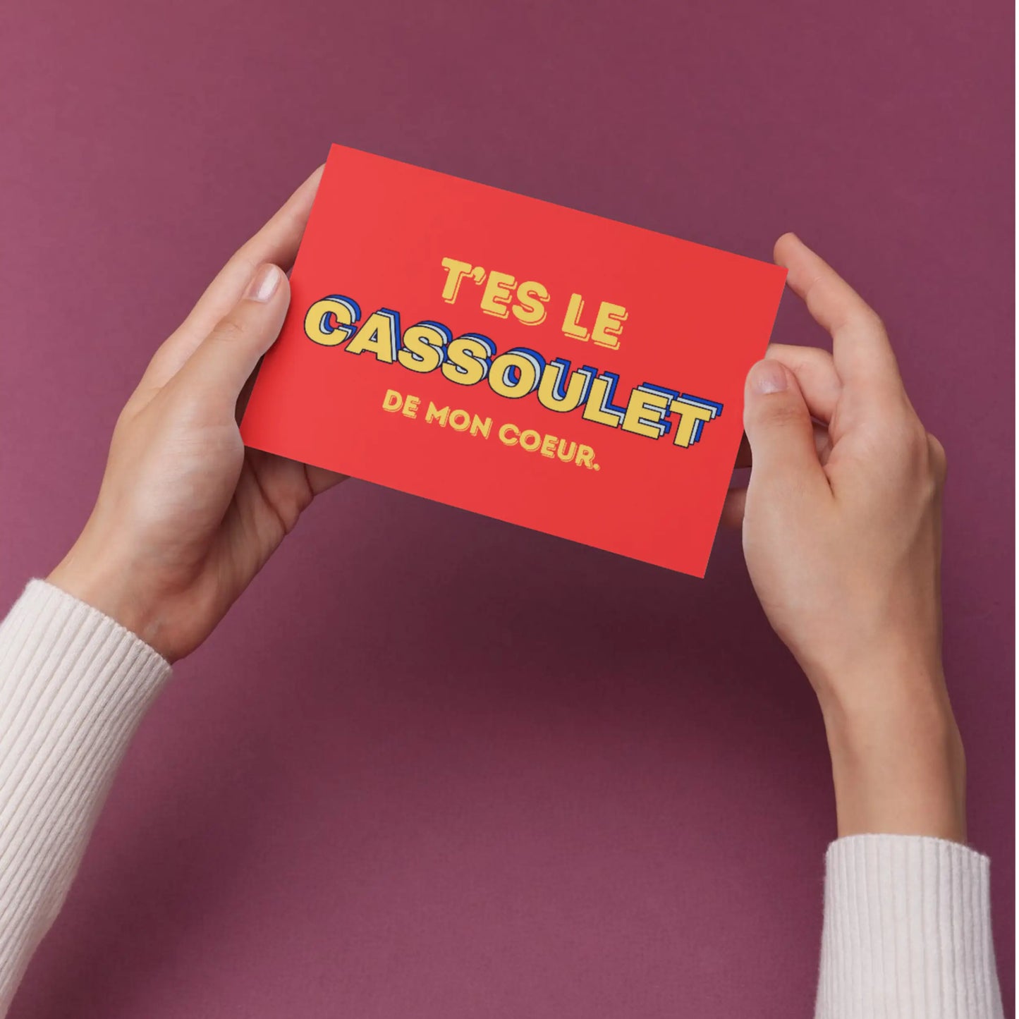 Carte postale vibrante rouge : t’es le cassoulet de mon cœur, plat parfait !