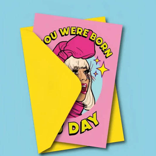 Carte postale lady gaga avec design élégant, drag queen glamour dans une enveloppe jaune