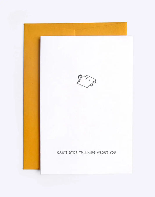Carte postale je pense à toi avec touche d’humour et enveloppe élégante