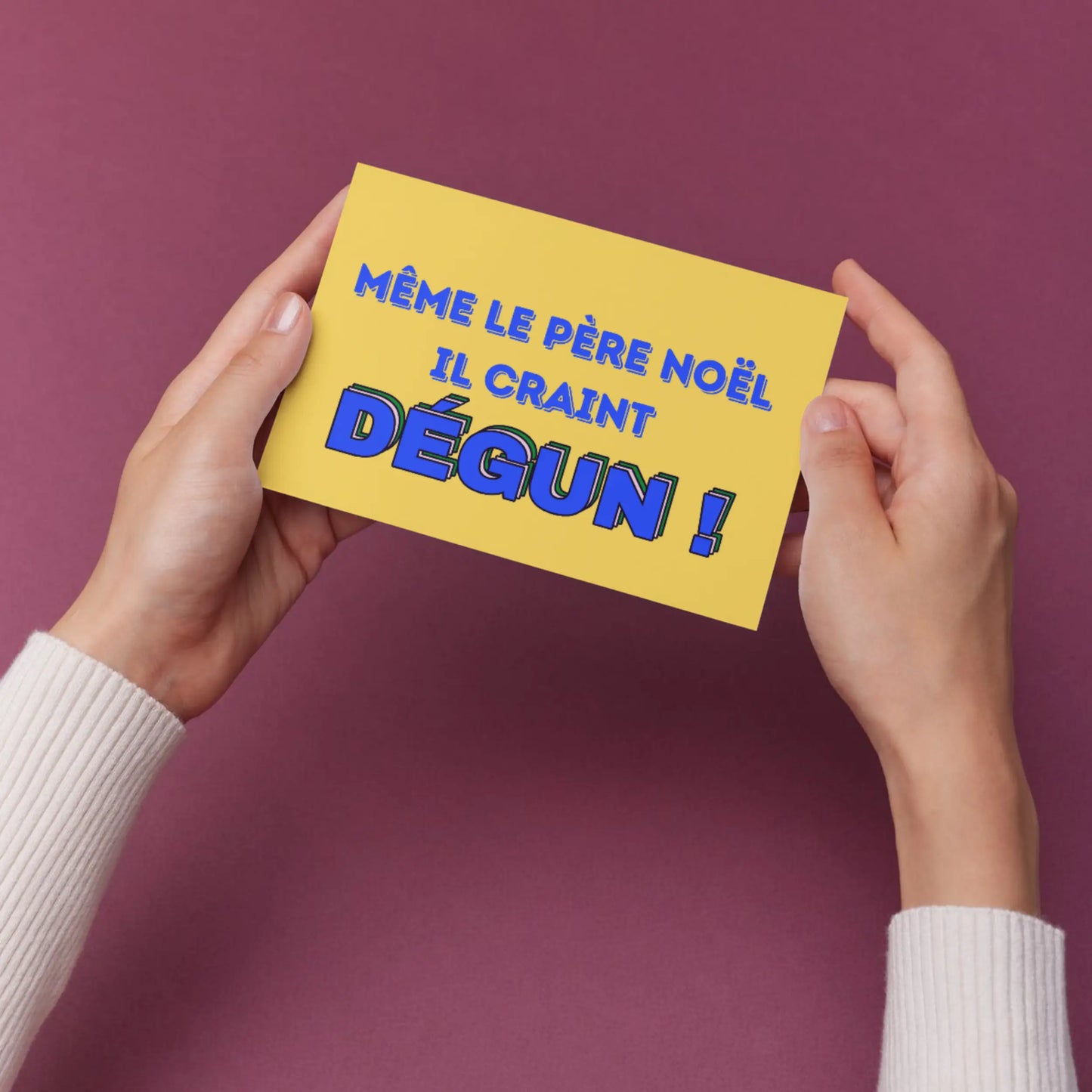 Carte postale jaune vibrante bonne humeur: Même le Père Noël craint dégun!