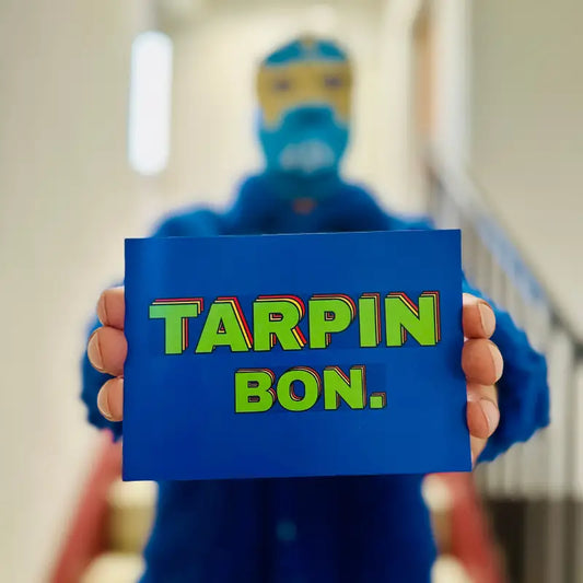 Carte postale Tarpin Bon : panneau bleu rectangle texte vert c’est tarpin bon