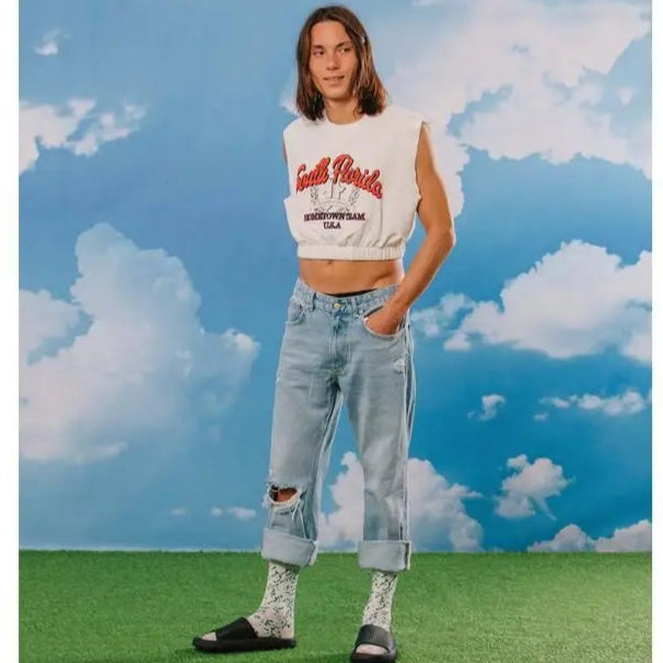 Style casual avec Chausettes Fromage Bleu, clin d’œil subtile à la mode