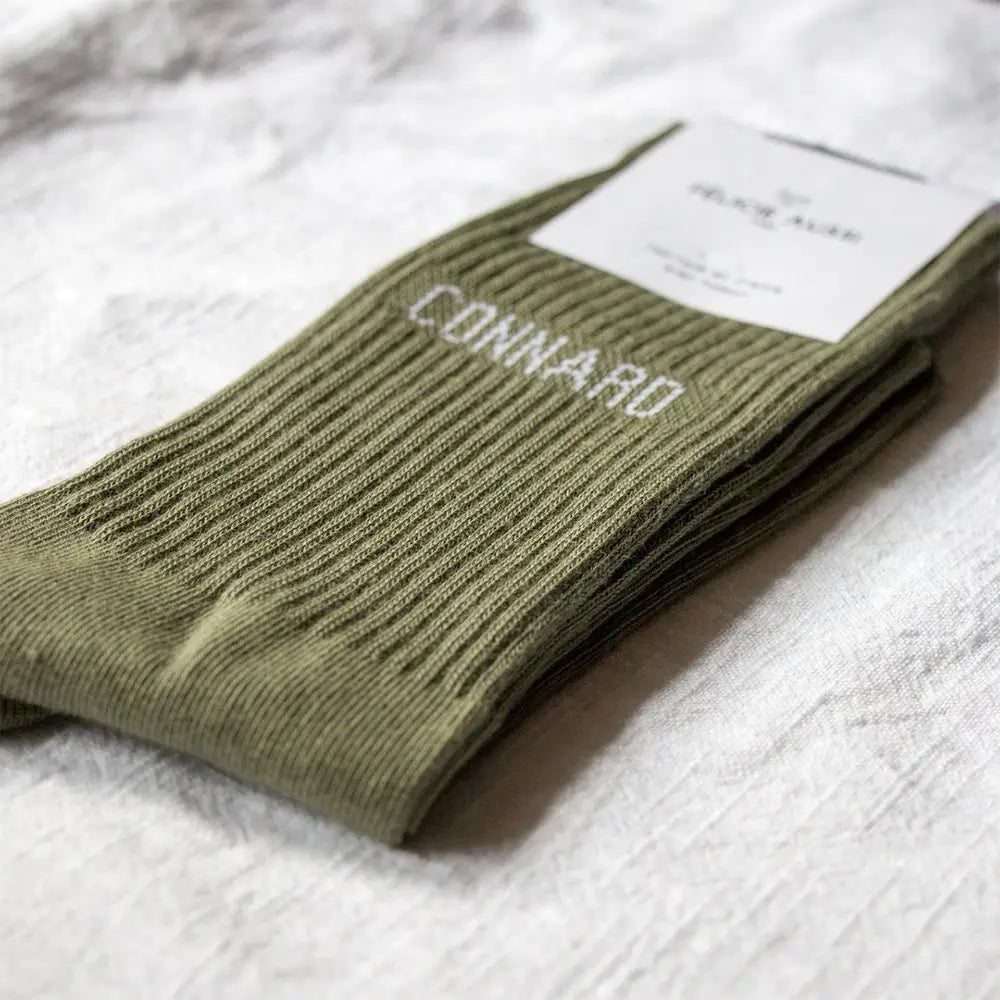 Chaussettes connard pliées vertes à côtes, clin d’œil fabrication française