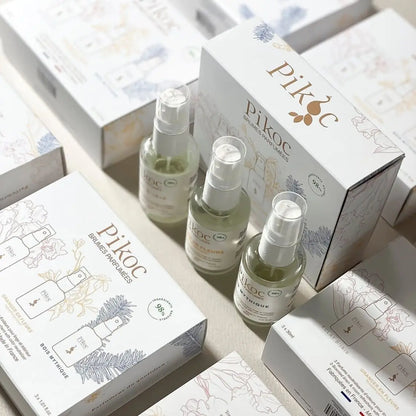 Coffret Collection Brumes : brumes Pikoc en bouteilles claires avec illustrations botaniques